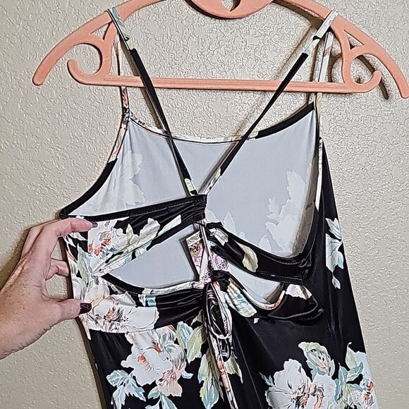 NWT Boohoo 8 Black Floral Back detail Slinky maxi dress - Picture 5 of 9